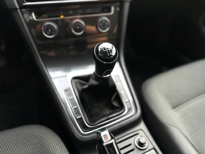 2019 Volkswagen Golf S
