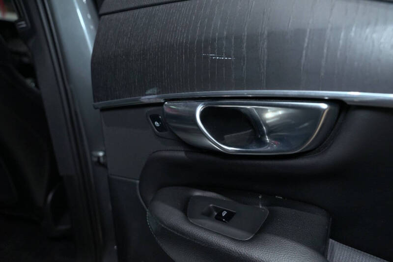 2020 Volvo XC90 T5 Momentum