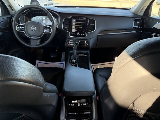 2016 Volvo XC90 T6 Momentum