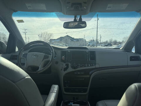 2014 Toyota Sienna Limited 7-Passenger