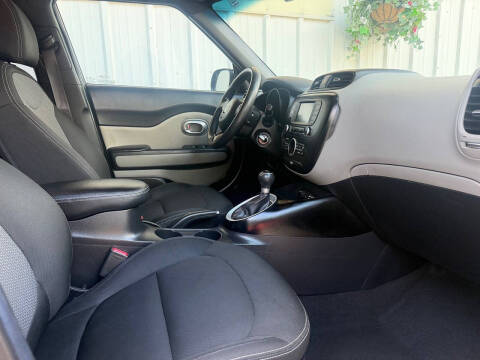 2017 Kia Soul +