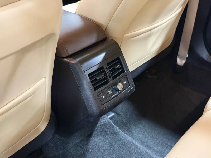 2018 Toyota Avalon Hybrid Limited