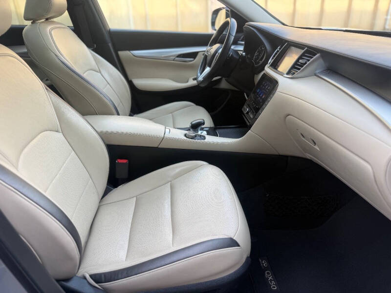 2019 Infiniti QX50 Essential