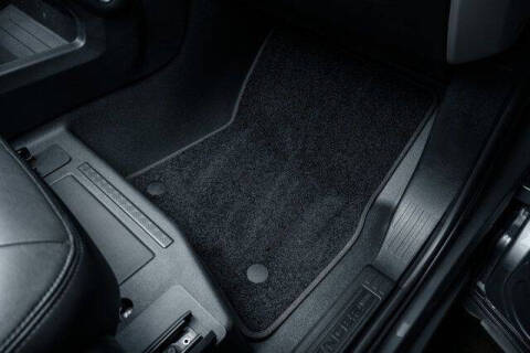 2022 Land Rover Defender 110 SE