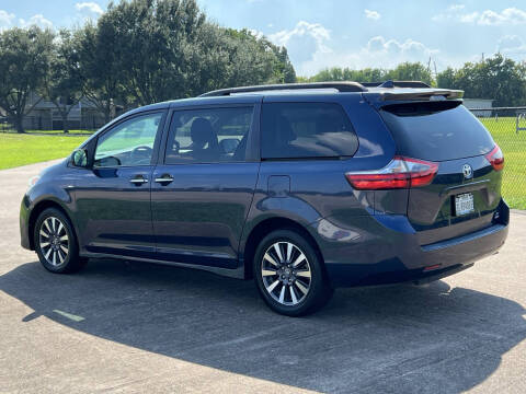 2020 Toyota Sienna LE 7-Passenger