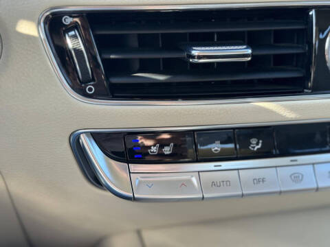 2019 Kia K900 Luxury