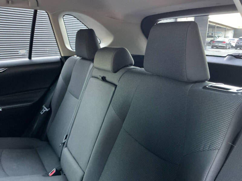 2020 Toyota RAV4 Hybrid LE