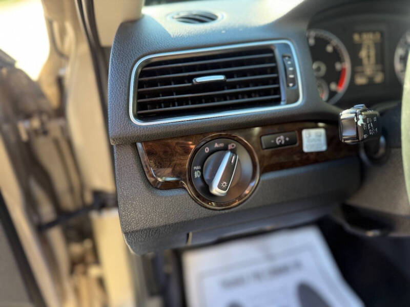 2015 Volkswagen Passat 2.0L TDI SEL Premium