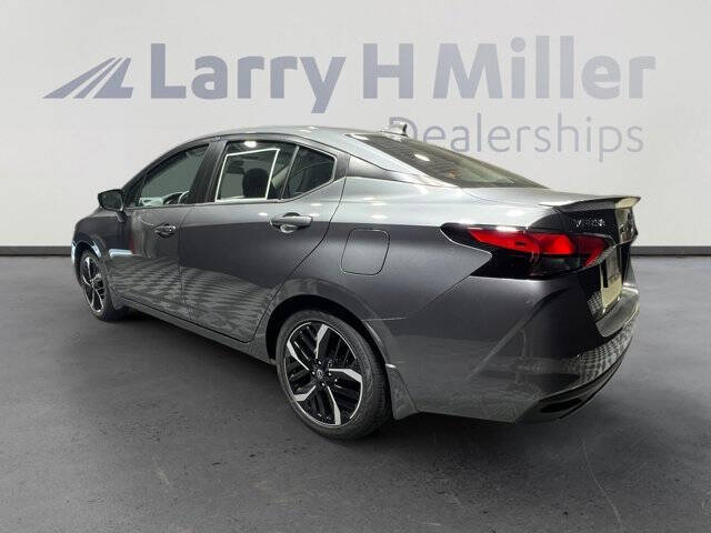 2025 Nissan Versa SR