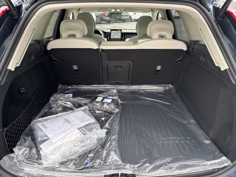 2026 Volvo XC60 B5 Ultra