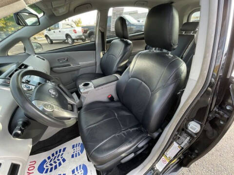 2017 Toyota Prius v Five