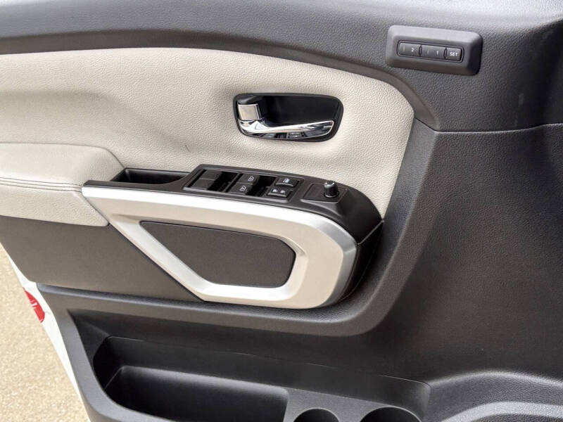 2020 Nissan Titan SL