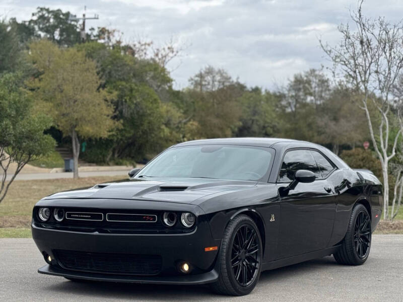 2017 Dodge Challenger Scat Pack's photo