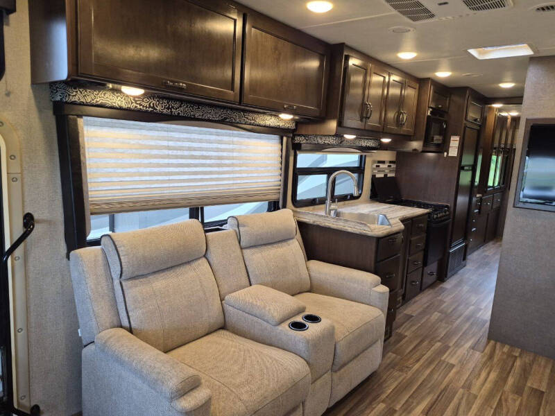 2019 Thor Motor Coach Ace 33.1