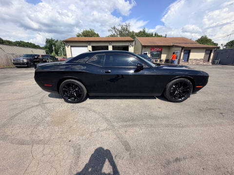2017 Dodge Challenger SXT Plus
