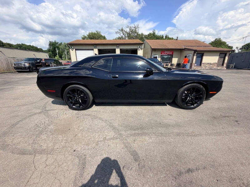 2017 Dodge Challenger SXT Plus