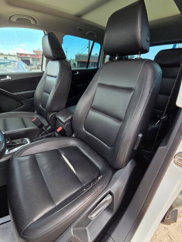 2011 Volkswagen Tiguan SEL 4Motion