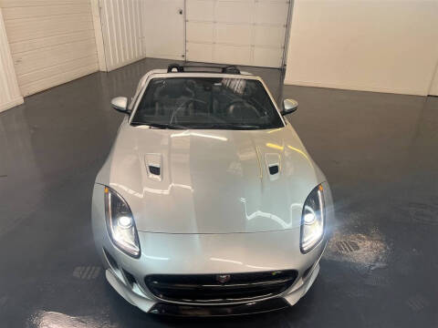 2017 Jaguar F-TYPE R