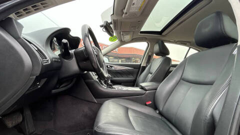 2015 Infiniti Q50 Premium