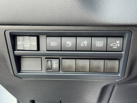 2025 Toyota Sequoia SR5