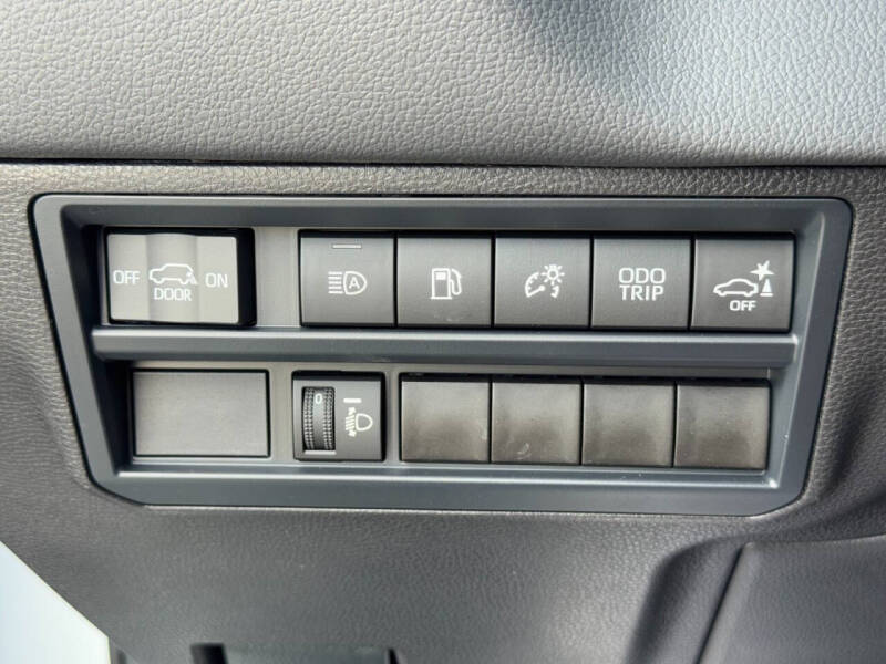 2025 Toyota Sequoia SR5