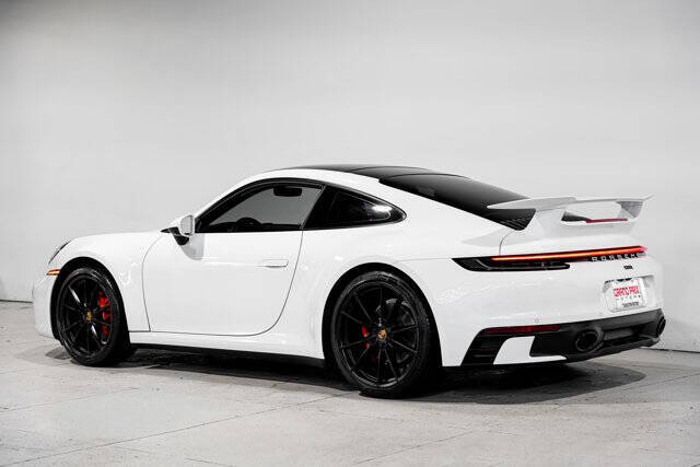 2020 Porsche 911 Carrera