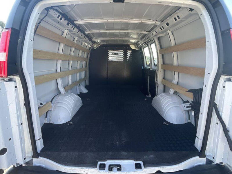 2023 Chevrolet Express 2500