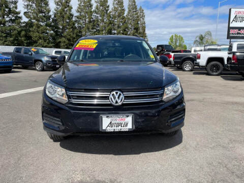 2017 Volkswagen Tiguan for sale at Carros Usados Fresno in Clovis CA