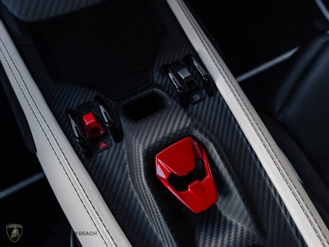 2024 Lamborghini Revuelto