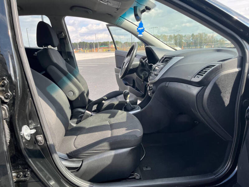 2013 Hyundai Accent GS