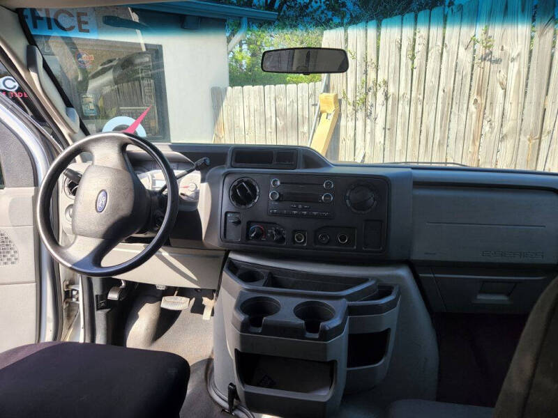 2011 Ford E-Series E-250
