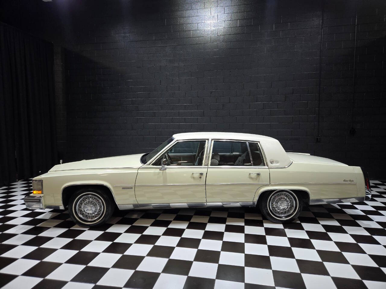 1981 Cadillac Fleetwood Brougham 2