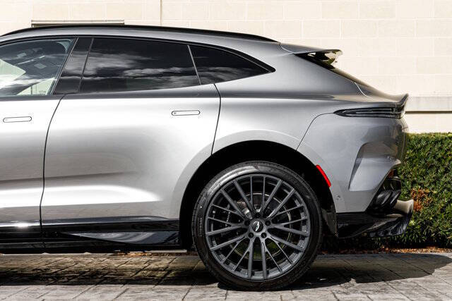 2026 Aston Martin DBX 707