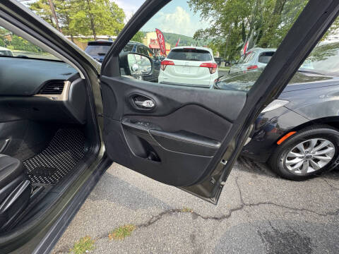 2015 Jeep Cherokee Sport