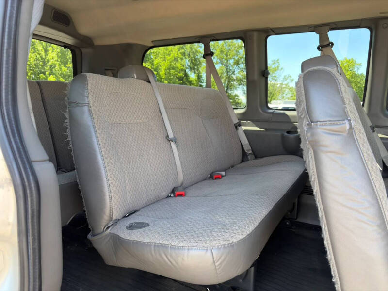 2017 Chevrolet Express LS 2500