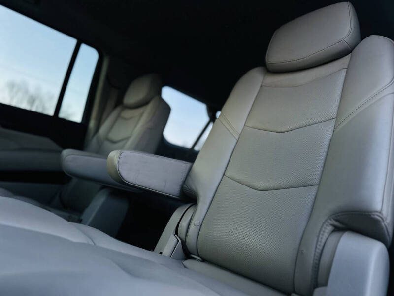 2016 Cadillac Escalade ESV Luxury Collection