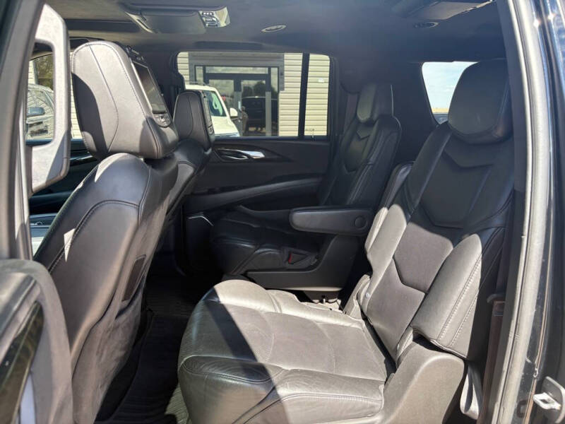 2017 Cadillac Escalade ESV Platinum