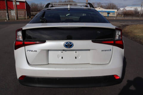 2022 Toyota Prius LE