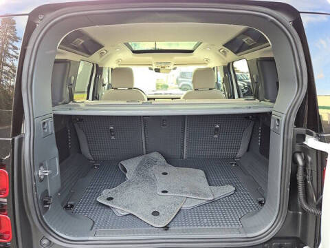 2024 Land Rover Defender 110 P300 S