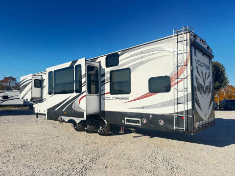 2014 Keystone RV Voltage