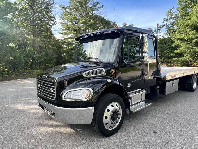 2021 Freightliner M2 106