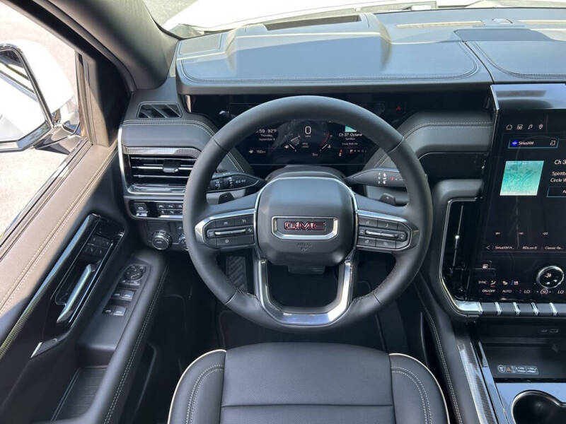 2025 GMC Yukon Elevation