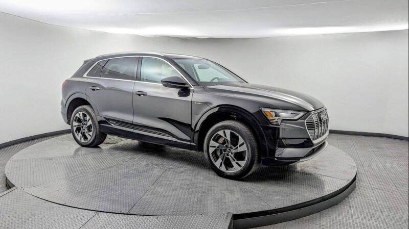2023 Audi e-tron quattro Premium