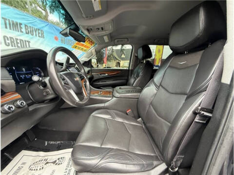 2017 Cadillac Escalade Standard