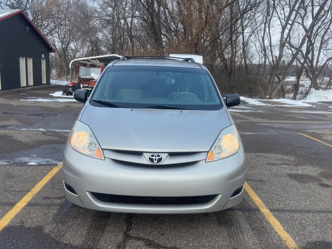 2007 Toyota Sienna for sale at LUXURY IMPORTS AUTO SALES INC in Ham Lake, MN