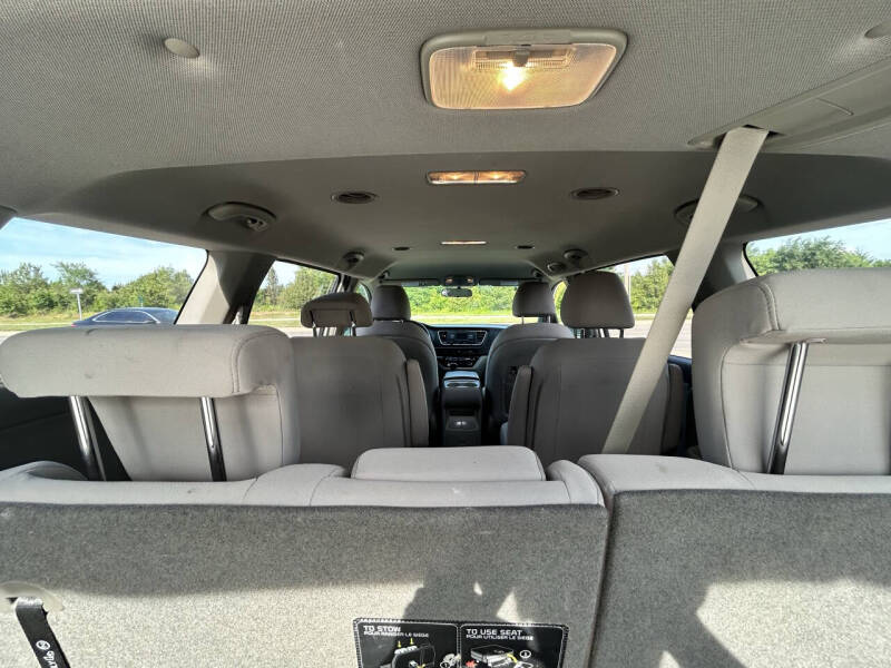 2016 Kia Sedona L