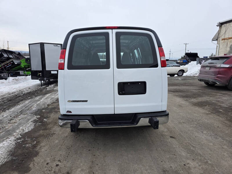 2023 Chevrolet Express 2500