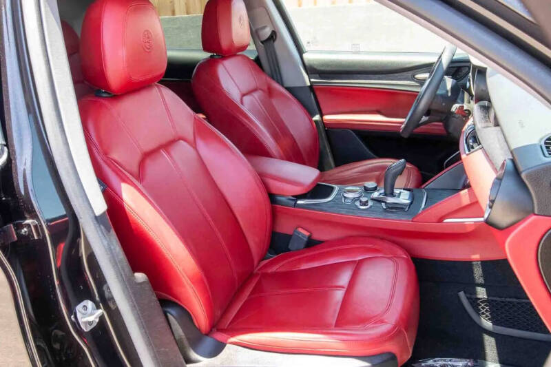 2020 Alfa Romeo Stelvio Sport