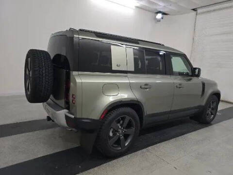 2024 Land Rover Defender 110 P300 S