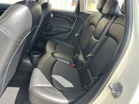 2017 MINI Hardtop 4 Door Cooper